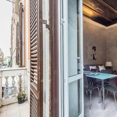 Ara Pacis Navona Apartment Rome